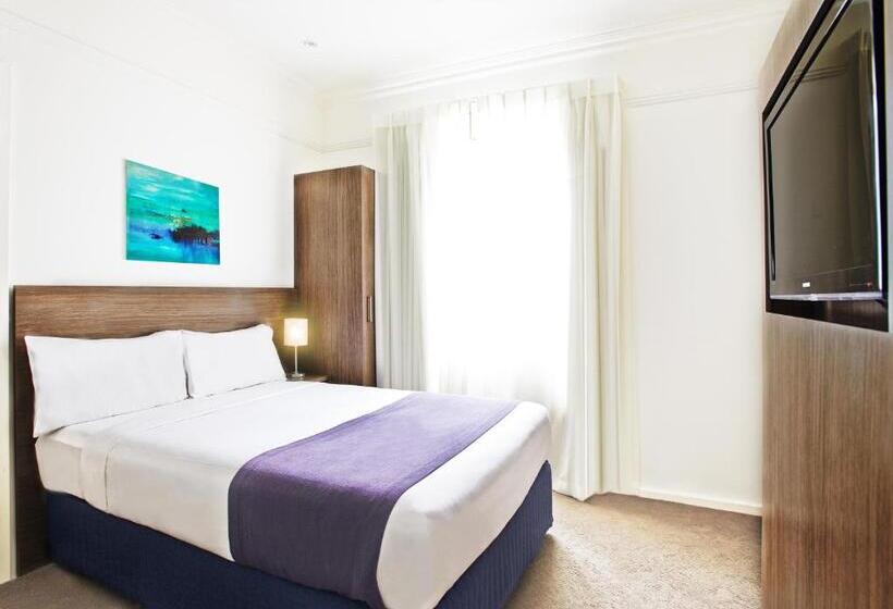 غرفة قياسية, Cottesloe Beach