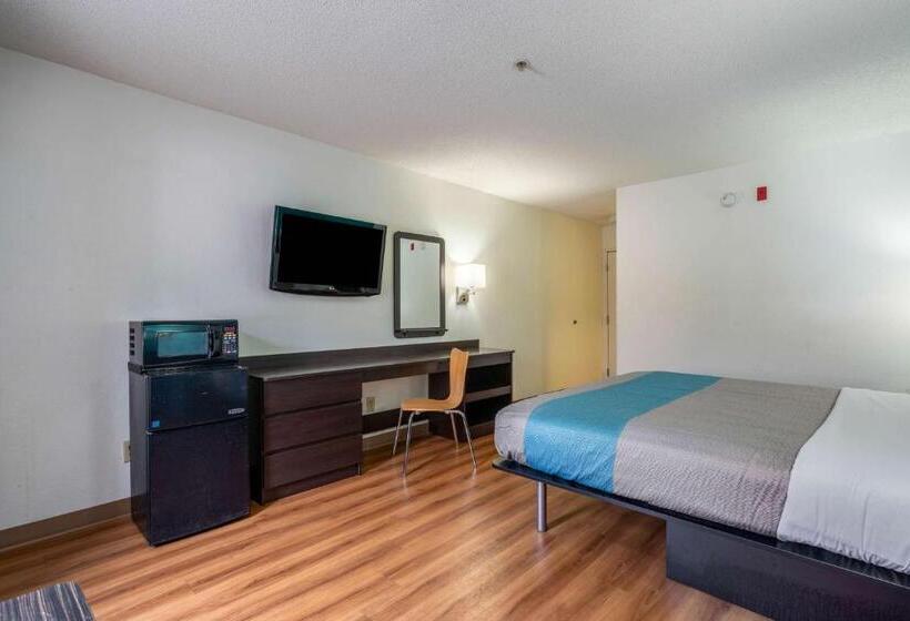 Номер Стандарт Кровать Кинг Адаптированный для Инвалидов, Motel 6 Rocky Mount, Nc