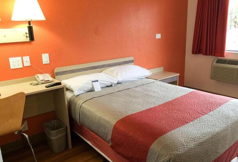 장애인을 위한 스탠다드 룸, Motel 6roseville, Mn  Minneapolis North