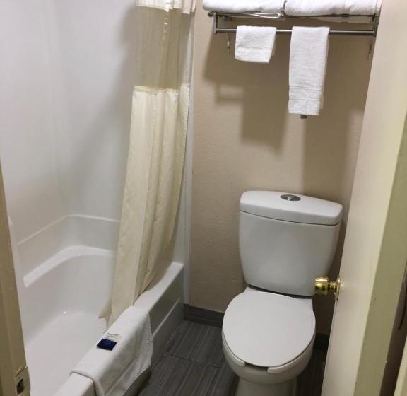 Номер Стандарт 2 Двуспальные Кровати, Crossroads Inn