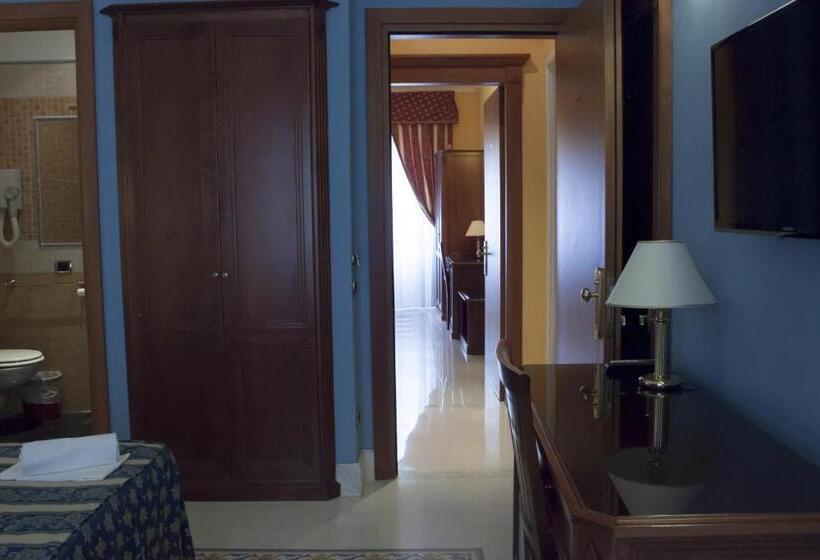 اتاق استاندارد چهار تخته, Clara Domus