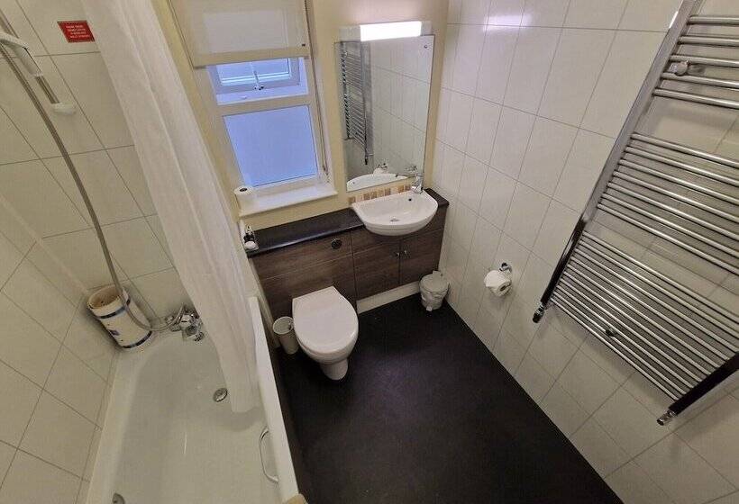 Номер Стандарт, Grange Lodge