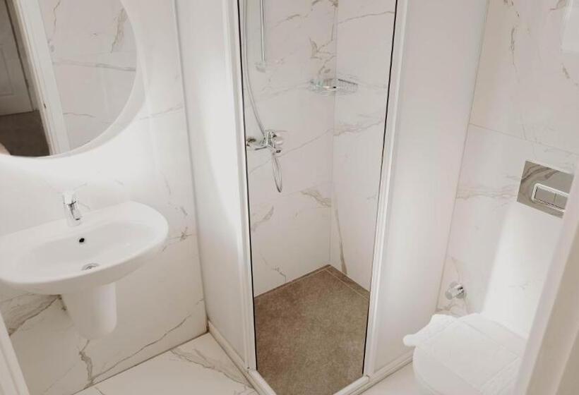 Апартаменты 1 Спальня Вид на Бассейн, Muskebi Apart Otel