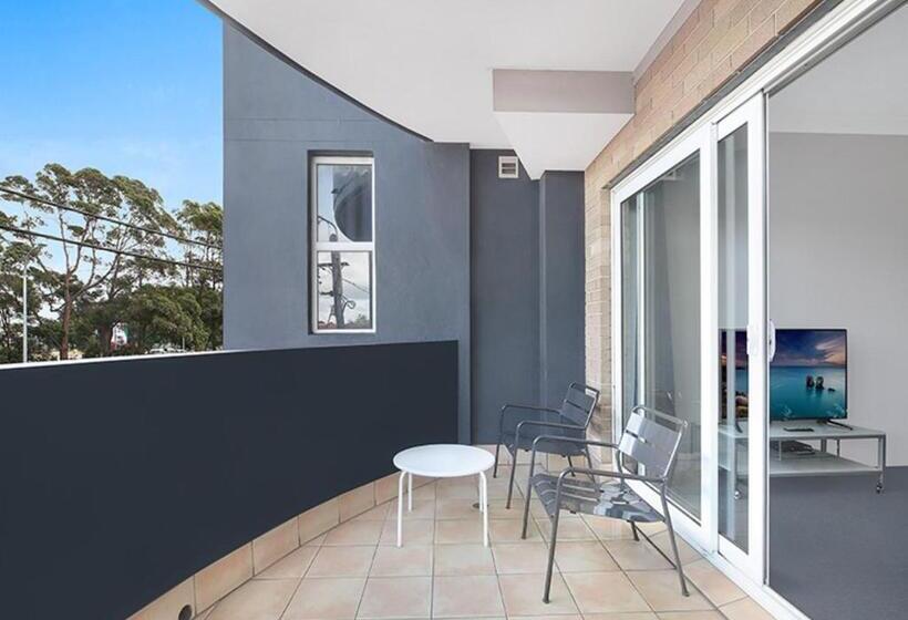 استودیوی لوکس, Sydney Airport Suites