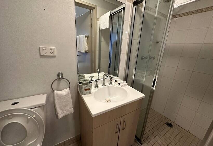 استودیوی لوکس, Sydney Airport Suites