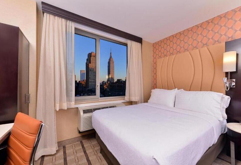 اتاق استاندارد با تخت بزرگ, Holiday Inn New York City   Times Square, An Ihg