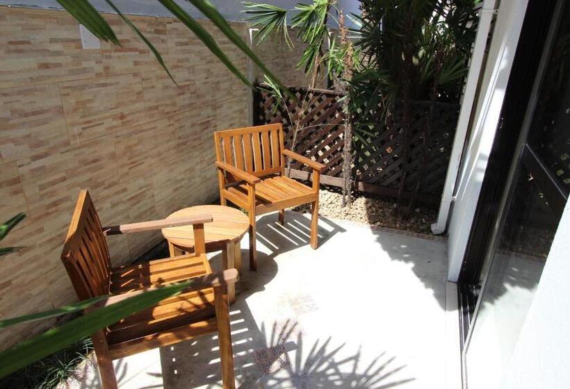 Трехместный Номер Стандарт с Балконом, Ilhas Da Grecia