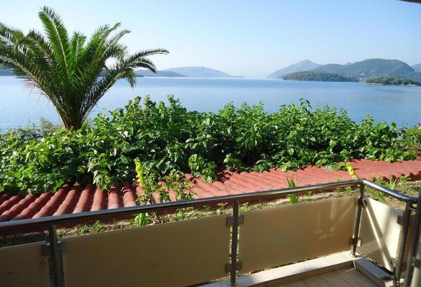 استودیوی استاندارد با چشمانداز دریا, Logan S Beach