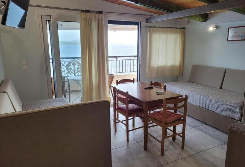Апартаменты 1 Спальня Вид на Море, Logan S Beach