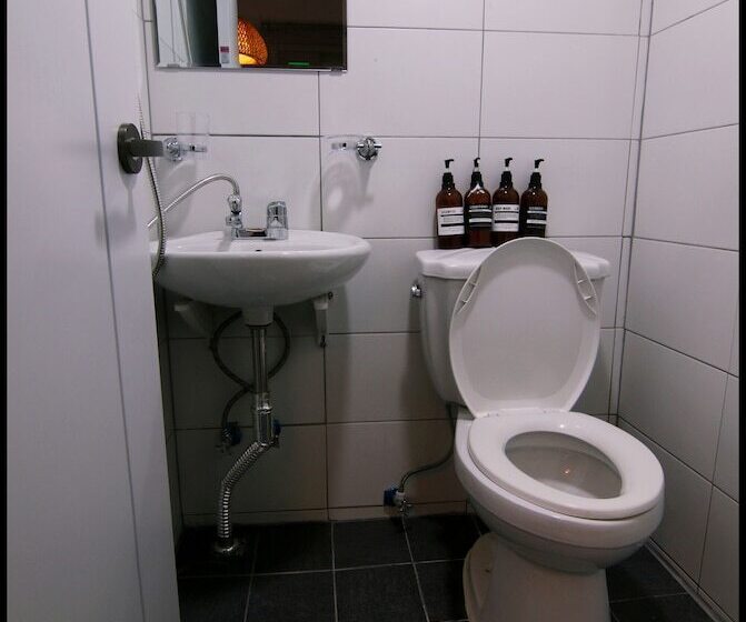 Quarto Familiar, 24 Guesthouse Sinchon