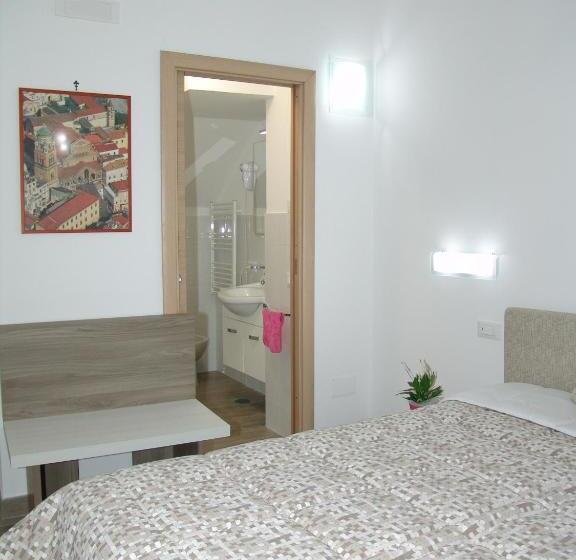 エコノミールーム, Sorrento Inn Funzionista