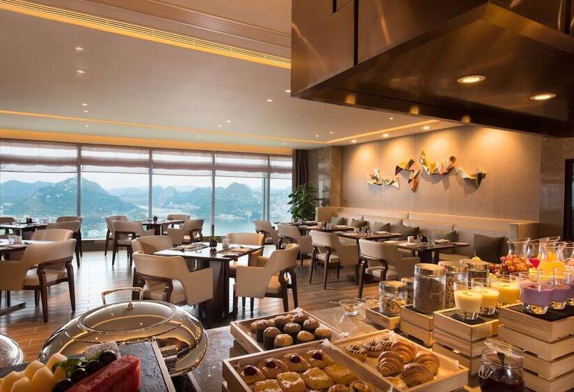اتاق اجرایی با تخت بزرگ, Doubletree By Hilton Hotel Anshun