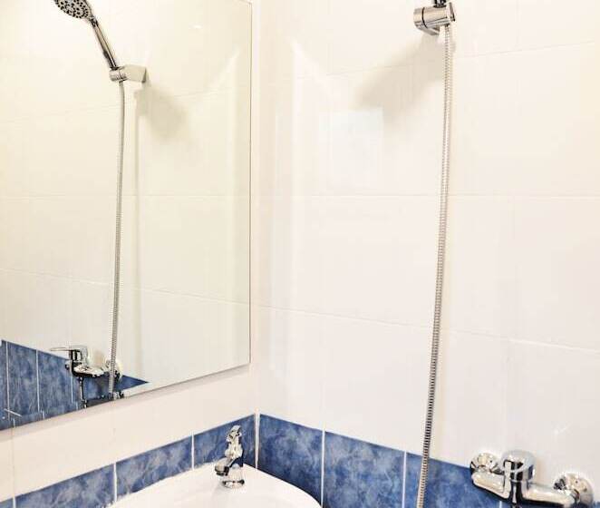 Quarto Estandar, Erawan House