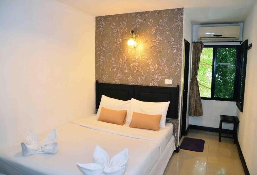 Quarto Estandar, Erawan House