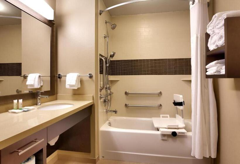 Люкс с гидромассажем, Staybridge Suites Cheyenne, An Ihg