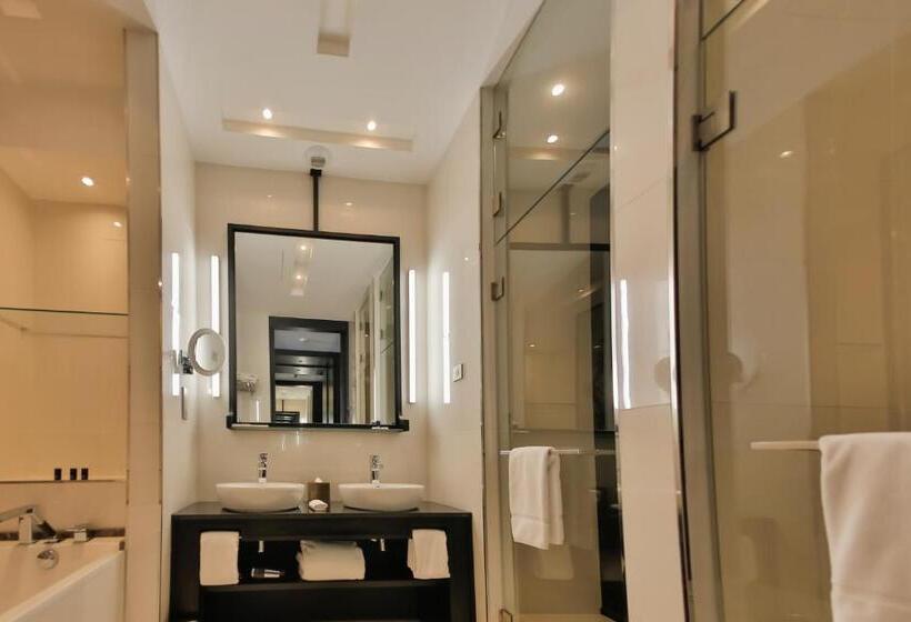 Номер Deluxe, Story Rabat
