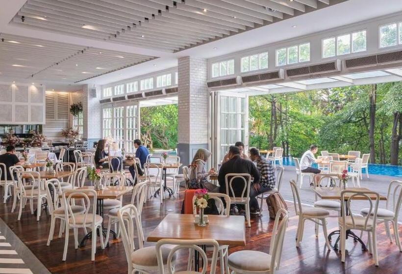 Номер Executive, Veranda Hotel Pakubuwono