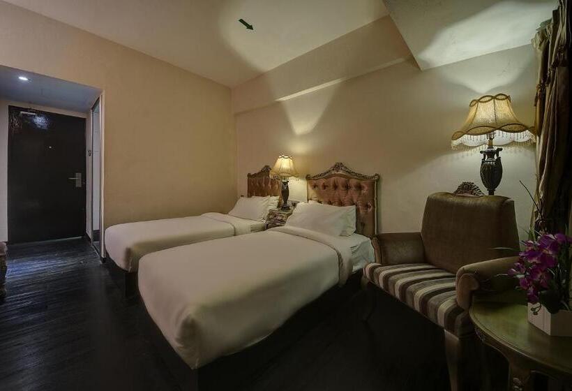Quarto Deluxe, Arenaa Batik Boutique