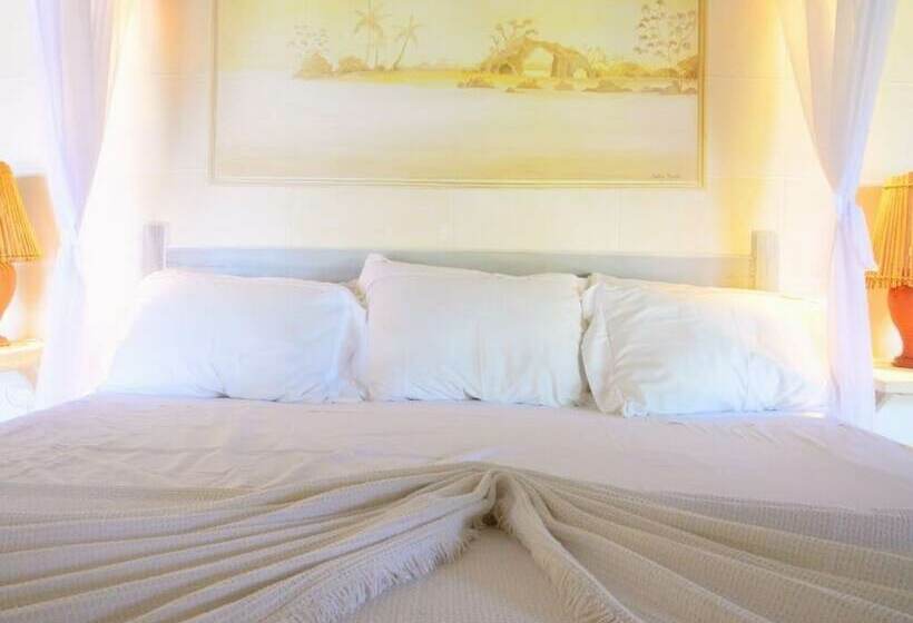 سوییت لوکس, Peninsula Beach Club