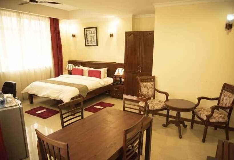 Deluxe Room, Sapphire