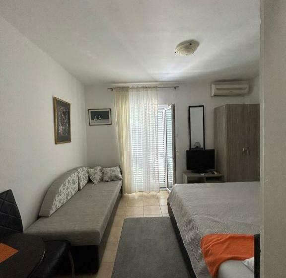 اتاق سه نفره سوپریور با چشم‌انداز دریا, Apartmani Kažanegra33