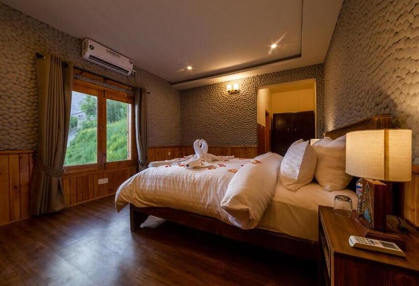 سوییت اجرایی, Roomy Daastaan Hotel, Karimabad Hunza