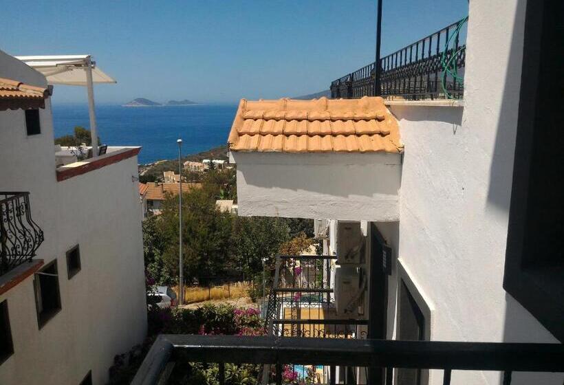 اتاق اساندارد با چشم‌انداز جانبی به دریا, Enda Boutique Hotel Kalkan