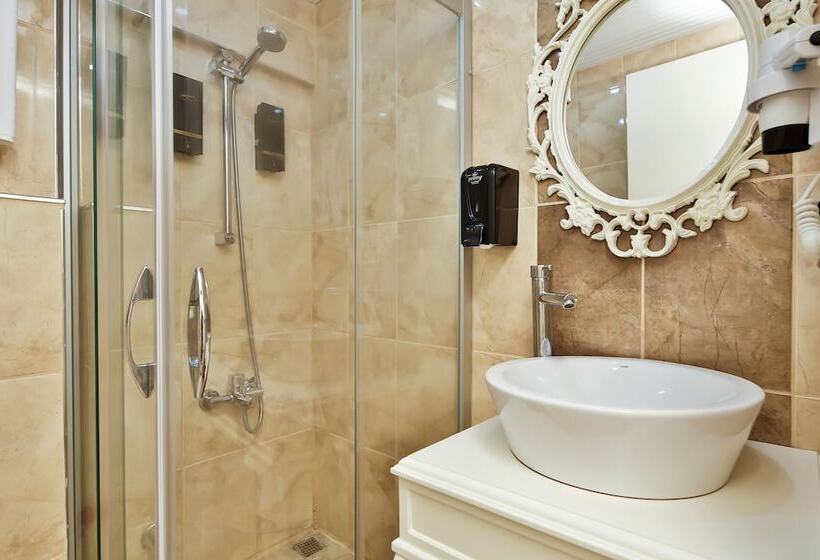 اتاق اساندارد با چشم‌انداز جانبی به دریا, Enda Boutique Hotel Kalkan