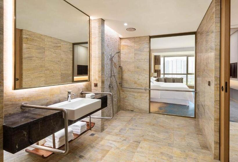 Номер Deluxe Кровать Кинг, Sheraton Zhanjiang