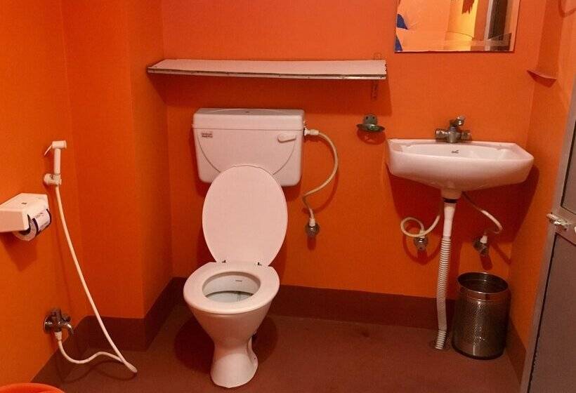 اتاق لوکس با بالکن, Kundanbazar Guest House