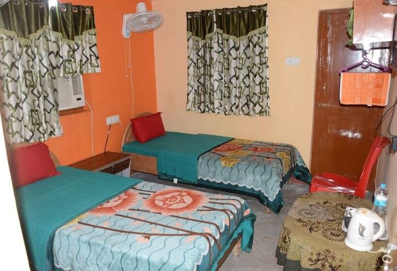 اتاق لوکس با بالکن, Kundanbazar Guest House