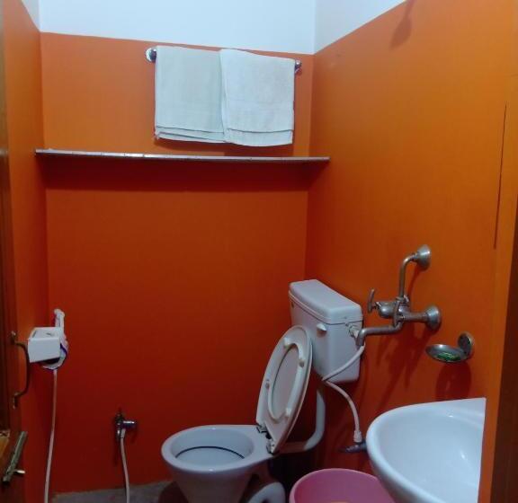 اتاق لوکس یک تخته, Kundanbazar Guest House