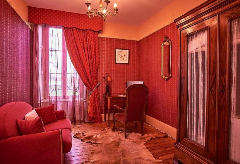חדר קומפורט לשלושה, Chateau De La Richerie