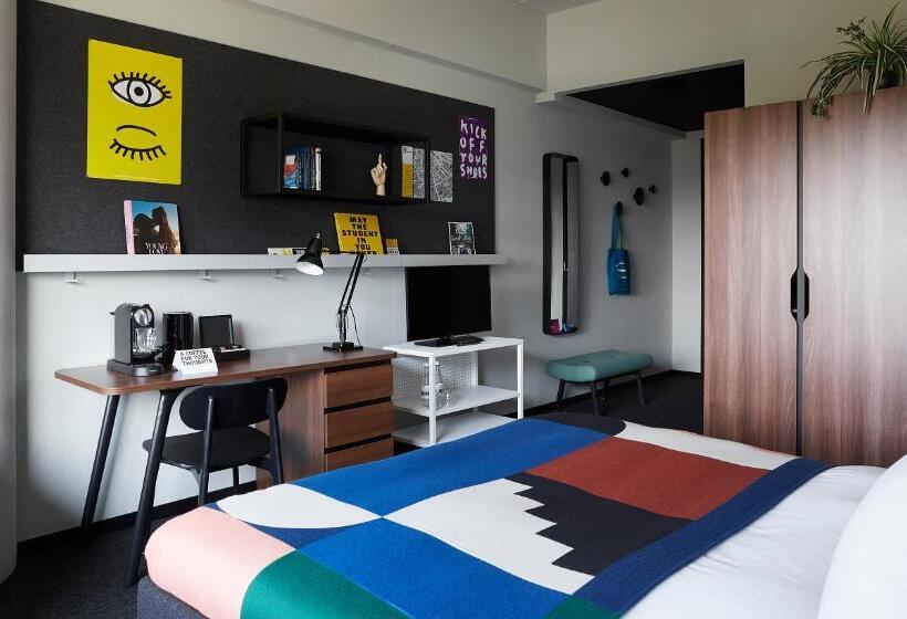 Deluxe Room King Size Bed, The Social Hub Amsterdam City