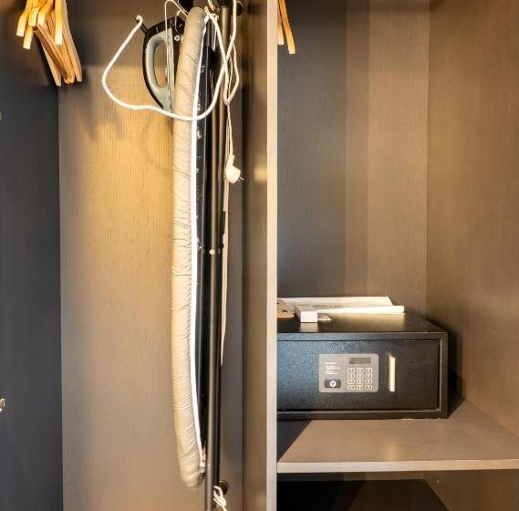 Номер Стандарт, Tower Hotel Aalst