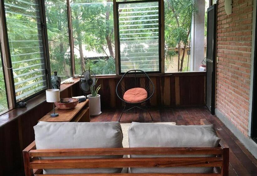 スタンダードトリプルルーム, Centro Sati Bungalow