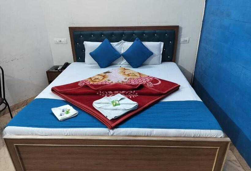 اتاق اکونومی, Holiday Inn Paradise