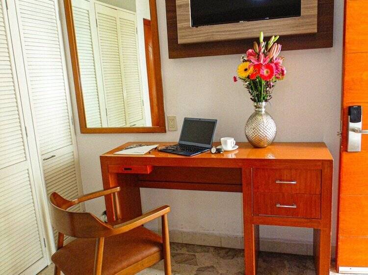 Quarto Estandar, River Poliforum