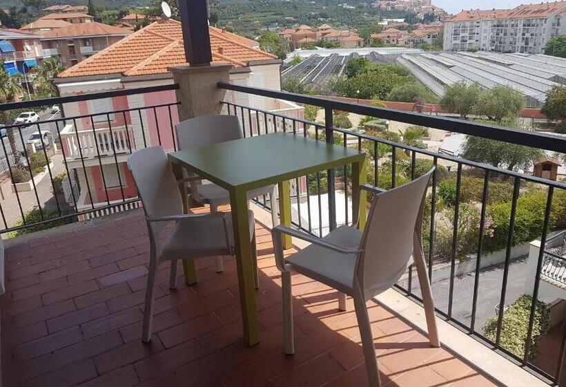 استودیو استاندارد با تراس, Residence La Meridiana
