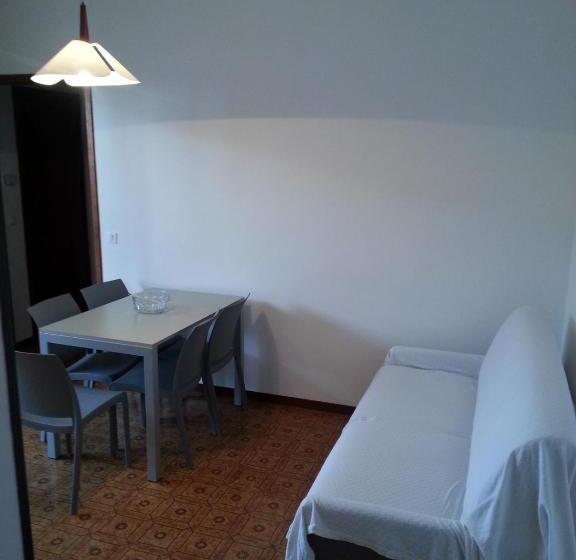 آپارتمان 2 خوابه با بالکن, Residence La Meridiana