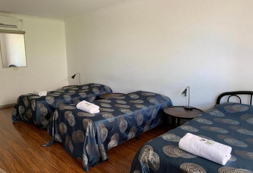 Семейный Номер, Beaconsfield Lodge Motel