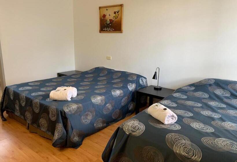 غرفة قياسية ثلاثية, Beaconsfield Lodge Motel