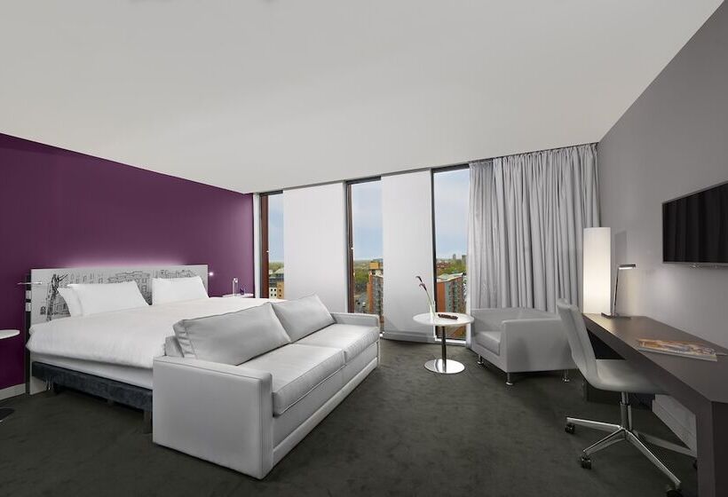 Студия Стандарт, Innside By Meliá Manchester