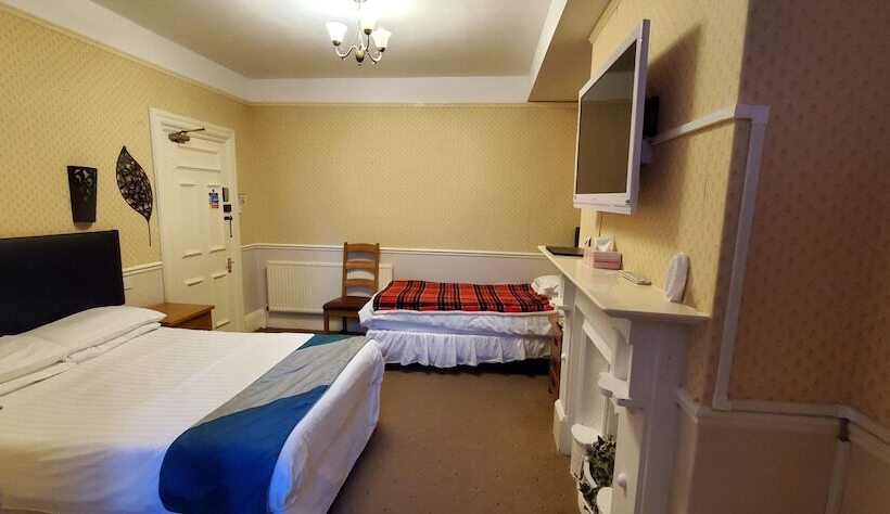 اتاق استاندارد سه نفره, Diamonds Guest House