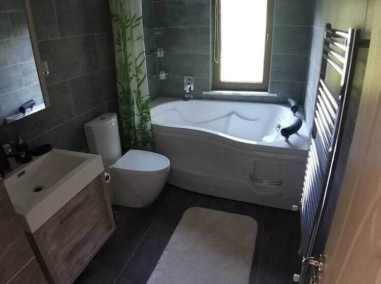 Номер Стандарт Вид на Горы, Turkish Retreat