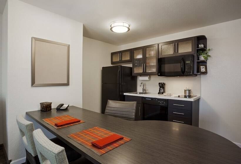 Люкс Кровать Кинг, Candlewood Suites College Station, An Ihg