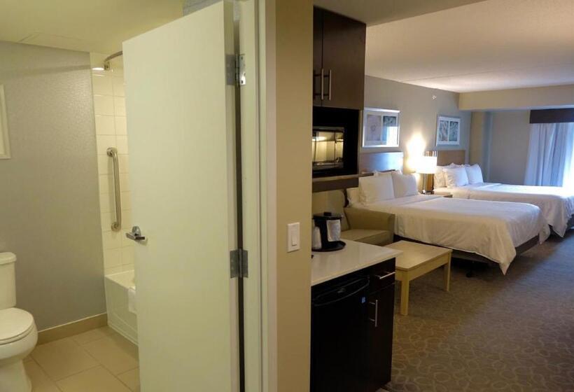Люкс, Holiday Inn Express & Suites Oshawa Downtown   Toronto Area, An Ihg