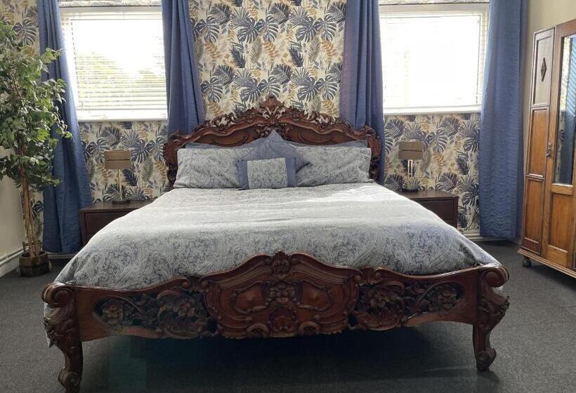 Номер Deluxe Кровать Кинг, The Goodlife Guesthouse