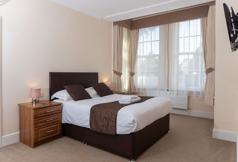 Номер Deluxe, The Lawns Guest House