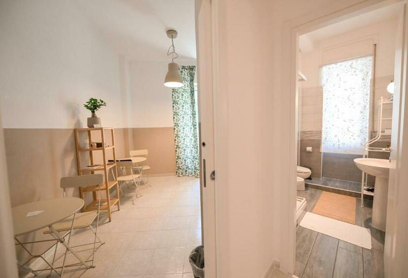 اتاق استاندارد, Living Salerno B&b